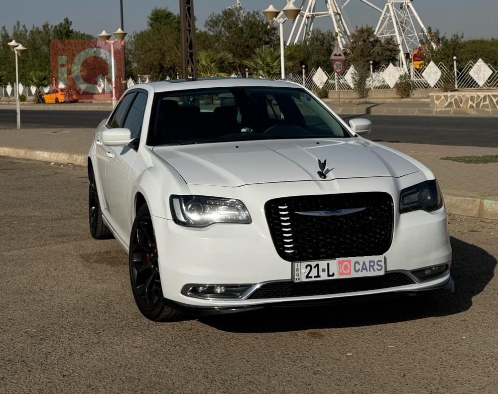 کرایسلەر 300